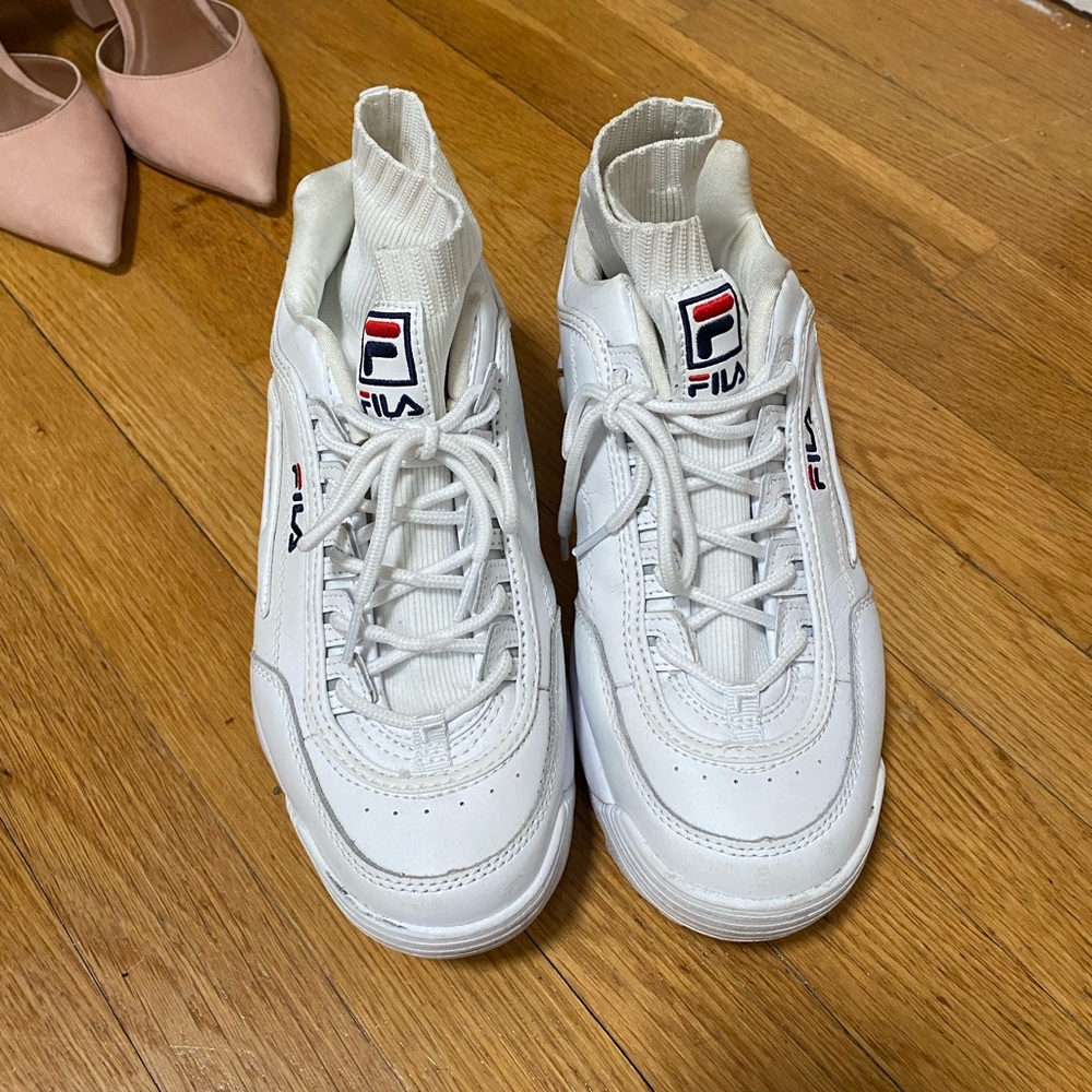 Womens Sz 11 White Fila Sneakers